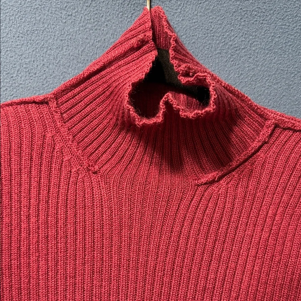 Burgundy Ribbed Turtleneck Sweater Used Size M